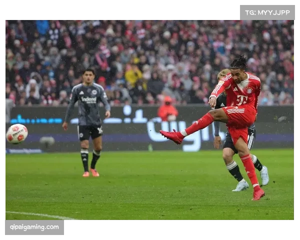 拜仁青训新星菲利普-冯陶贝参加一线队训练,16岁前锋展现潜力 拜仁青训新星菲利普-冯陶贝参加一线队训练,16岁前锋展现潜力